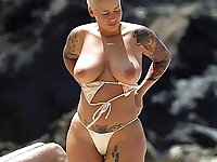 Slim older MILF is getting pleasure on picture