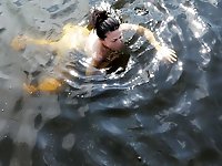 Topless mature momma is giving him what he wants