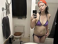 Russian women are posing nude at home